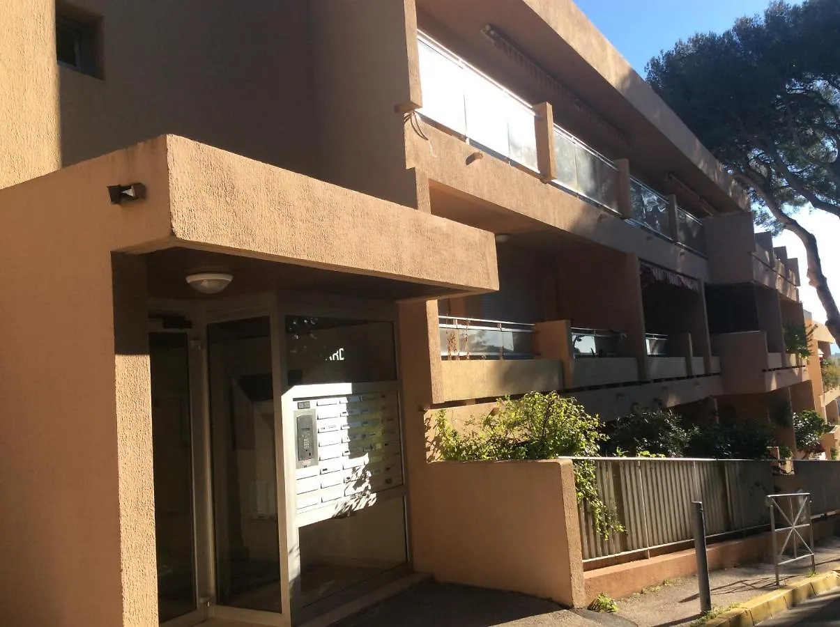 Studio Bandol Centre 2 Etoiles Ideal Emplacement Apartamento